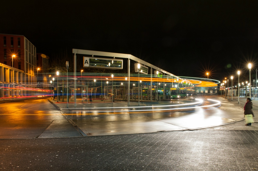 Bus station avond 2 60x90